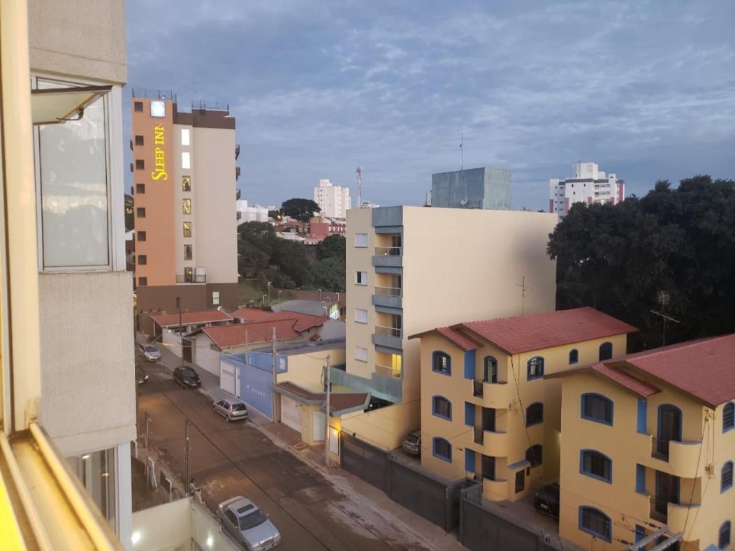 Spot Residence Sao Carlos 700M Da Usp Eksteriør billede