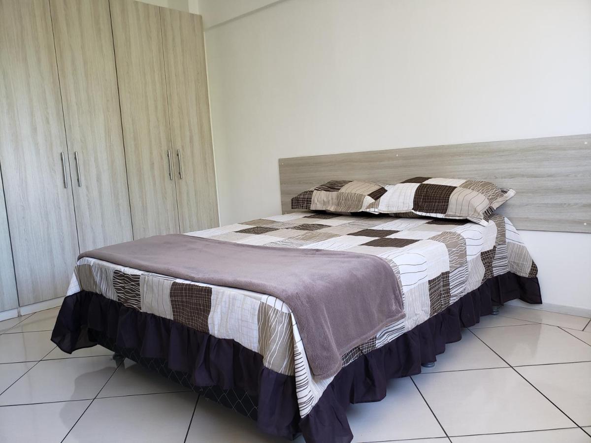 Spot Residence Sao Carlos 700M Da Usp Eksteriør billede